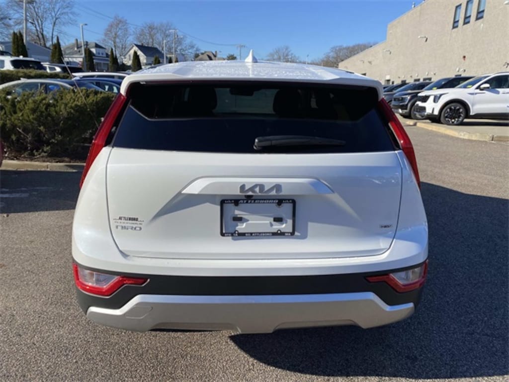 Used 2025 Kia Niro LX SUV