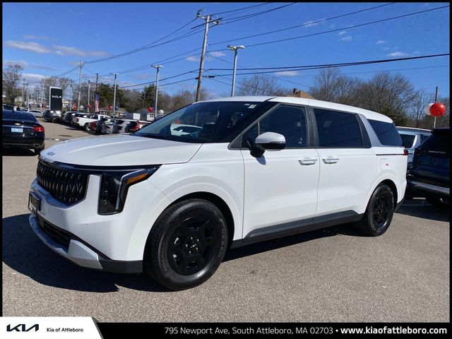 2026 Kia Sedona LX's photo