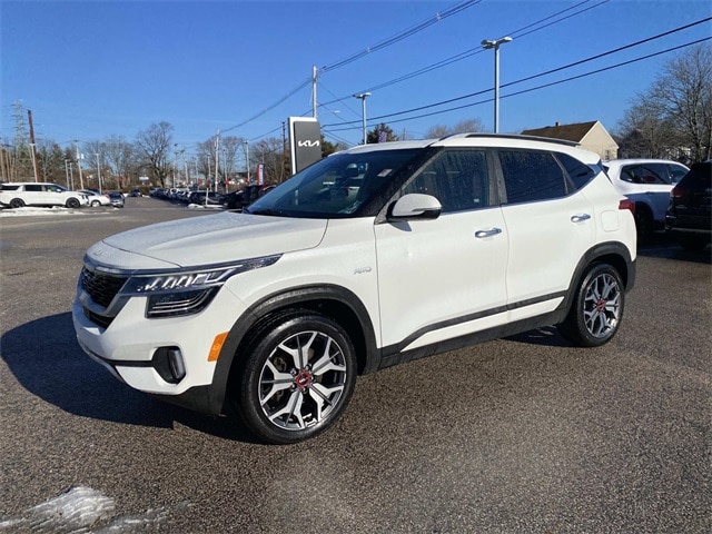 2022 Kia Seltos SX's photo