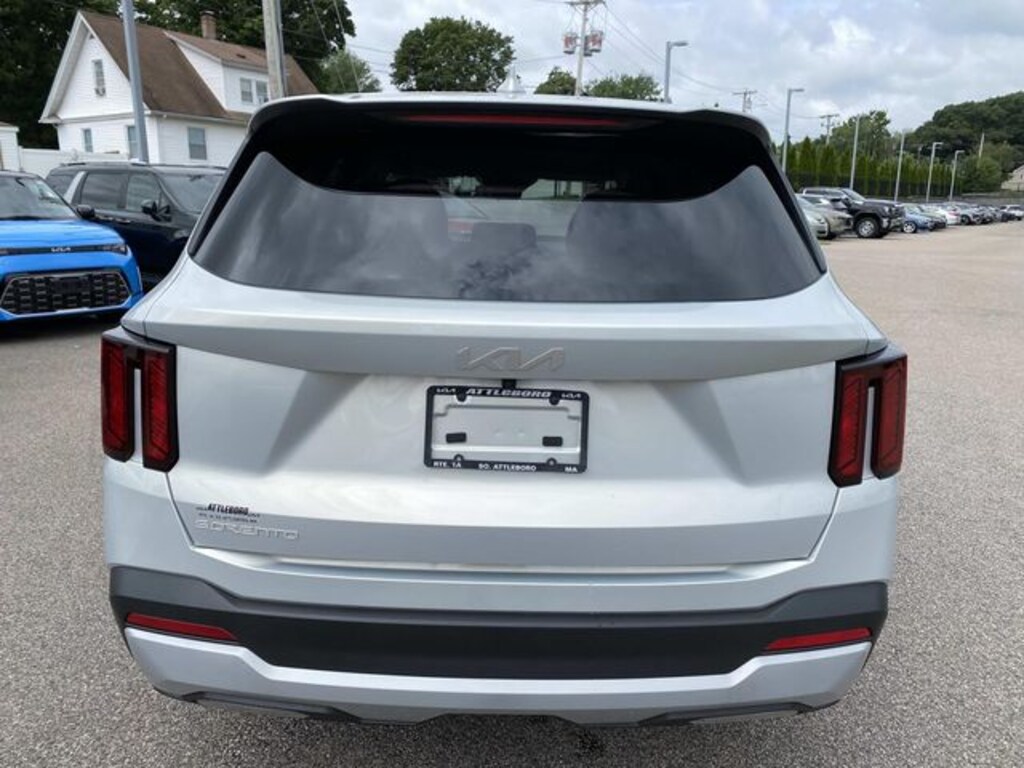 Used 2026 Kia Sorento LX SUV