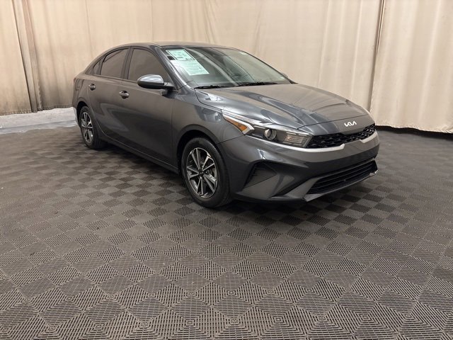 2024 Kia Forte LXS photo 3