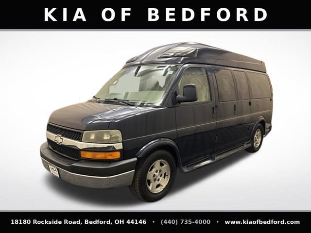 Used 2007 Chevrolet Express Cargo Work with VIN 1GBFG15TX71123487 for sale in Bedford, OH
