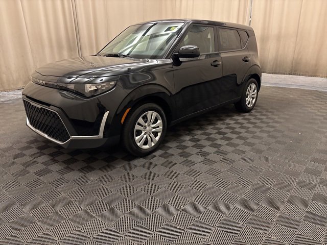 2025 Kia Soul LX's photo