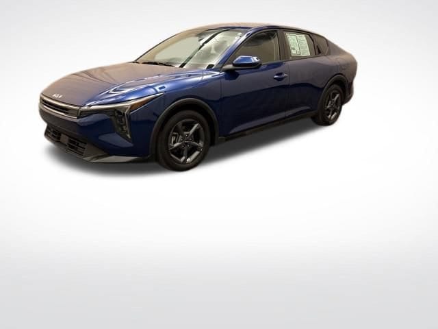 2025 Kia K4 LXS AT's photo