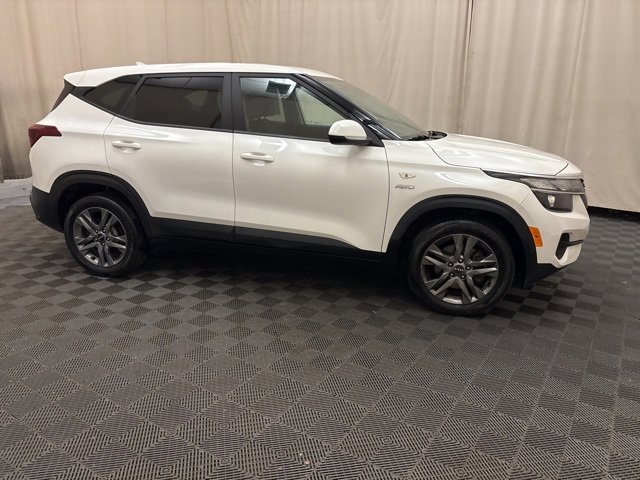 2022 Kia Seltos LX photo 4