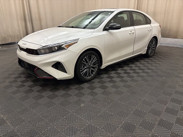 2023 Kia Forte GT-LINE's photo