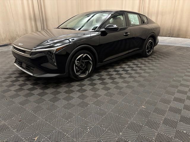 2025 Kia K4 EX AT's photo