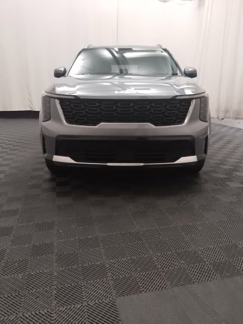 2024 Kia Sorento S photo 2