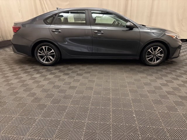 2023 Kia Forte LXS photo 4