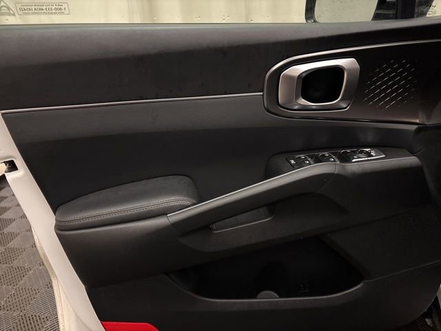 2025 Kia Sorento EX Hybrid - Photo 16