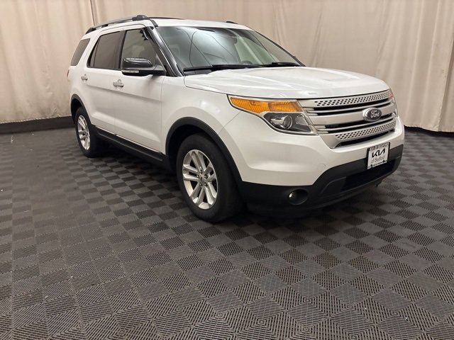 2015 Ford Explorer XLT photo 3