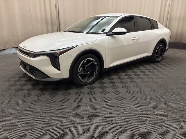 2025 Kia K4 EX AT's photo