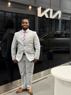 Staff member Emanuel Jones from ID_662b36d85dea