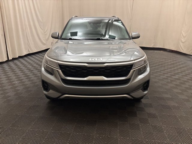 2023 Kia Seltos S photo 2