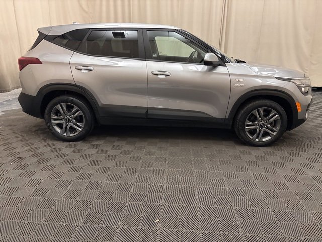 2022 Kia Seltos LX photo 4