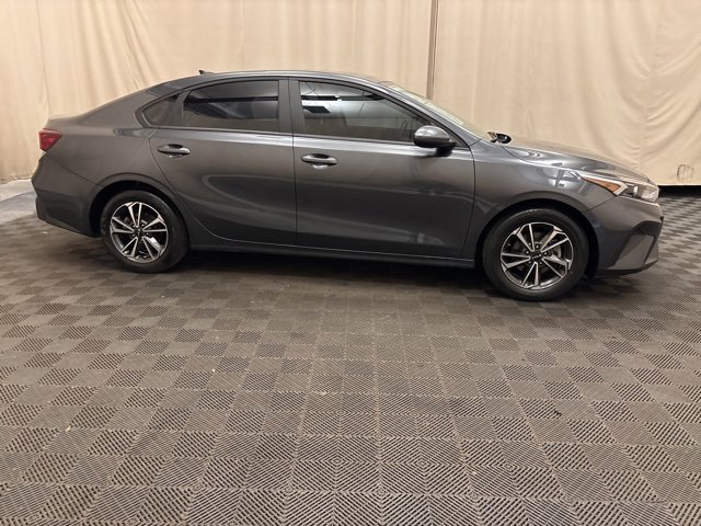 2024 Kia Forte LXS photo 4