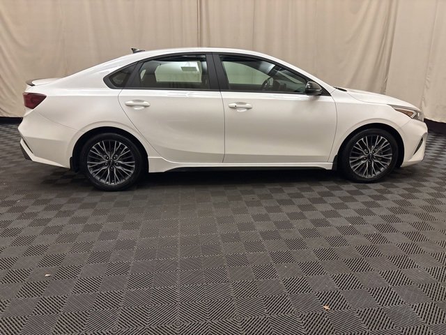 2024 Kia Forte GT-Line photo 4