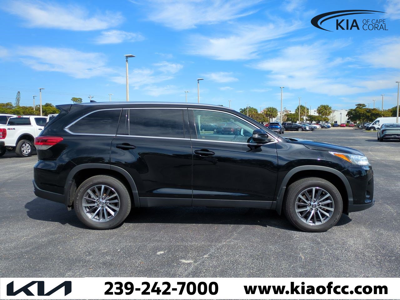 2019 Toyota Highlander XLE photo 2