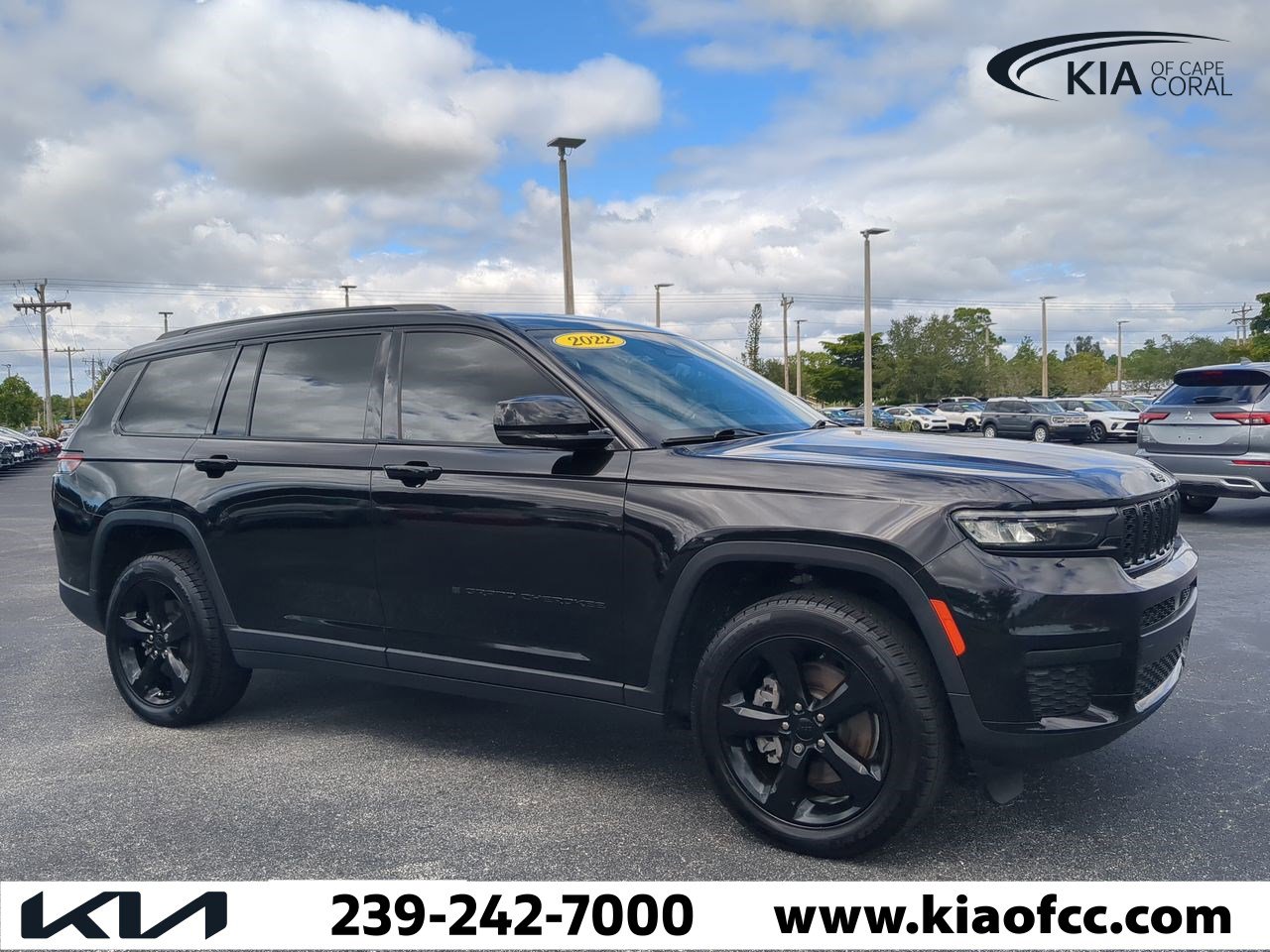 2022 Jeep Grand Cherokee Laredo photo 2