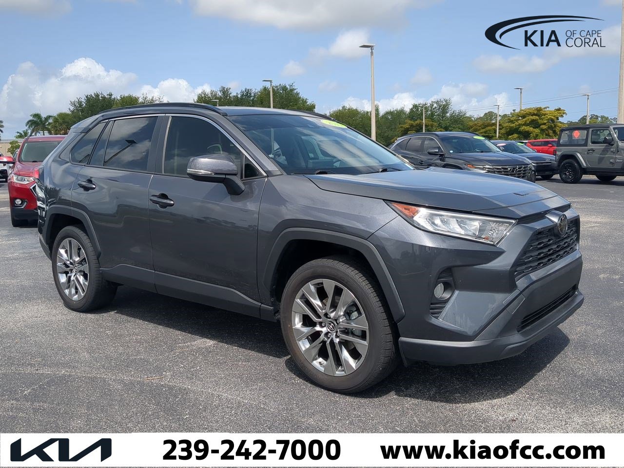Used 2019 Toyota RAV4 XLE Premium with VIN JTMC1RFVXKD511325 for sale in Cape Coral, FL