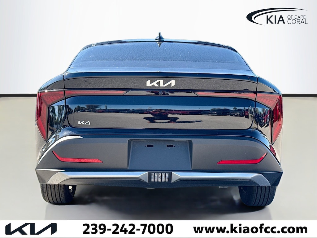 New 2025 Kia K4 LXS Sedan