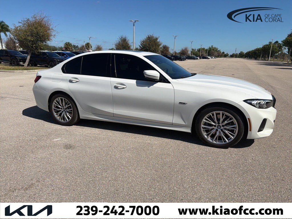 2023 Bmw 330e 3-Series photo 3