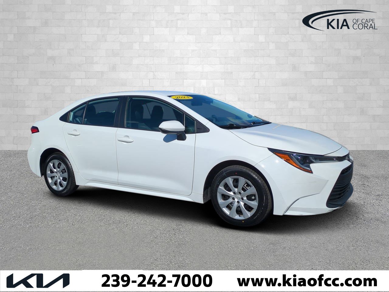 2023 Toyota Corolla LE's photo