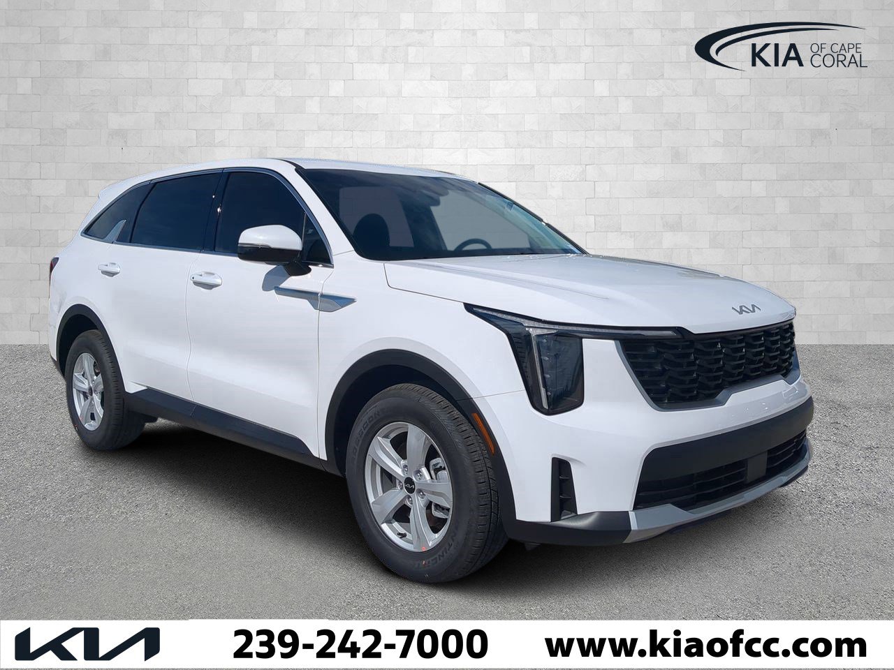 2025 Kia Sorento LX's photo