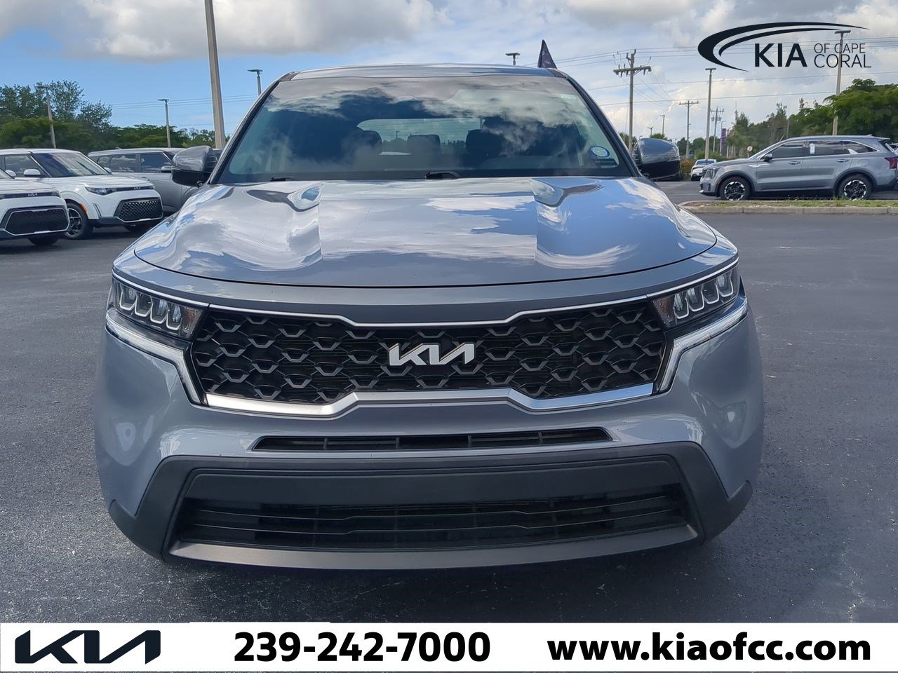 2022 Kia Sorento LX photo 3