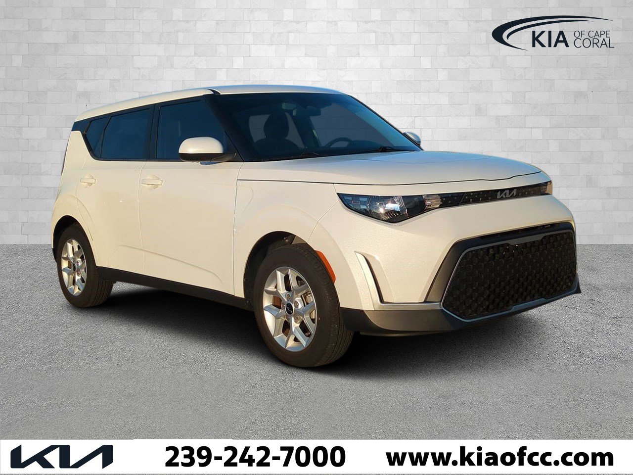 2023 Kia Soul LX's photo