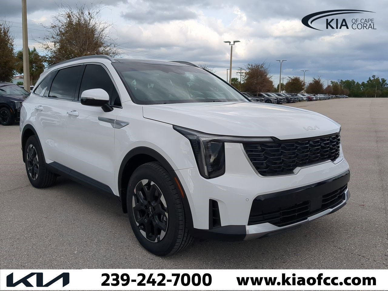 2025 Kia Sorento S photo 2