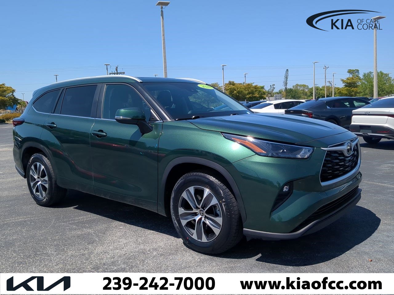 Used 2024 Toyota Highlander XLE with VIN 5TDKDRAH5RS528584 for sale in Cape Coral, FL