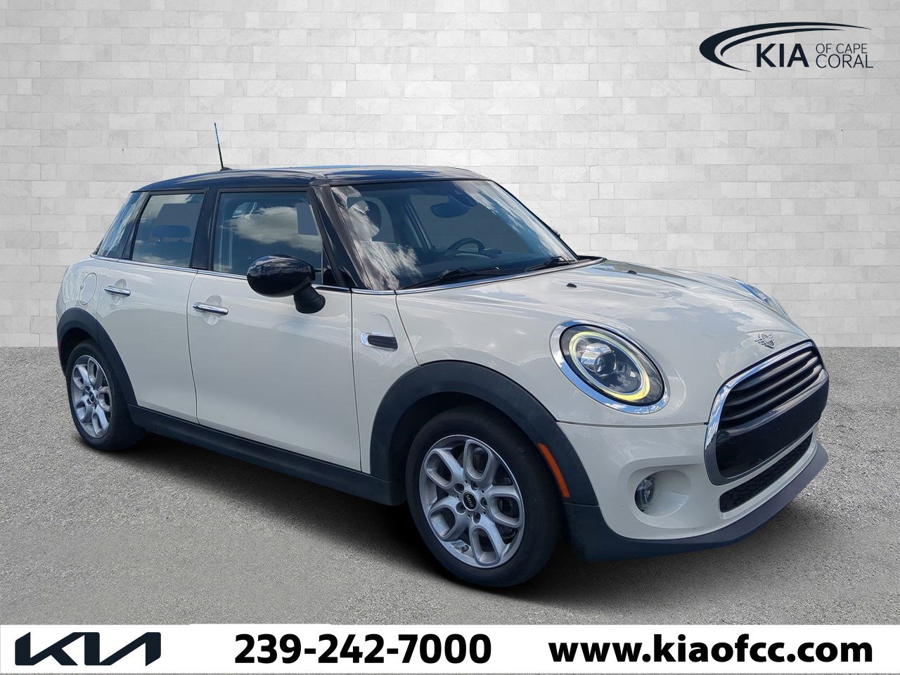 2021 MINI Hardtop 4 Door Oxford Edition's photo