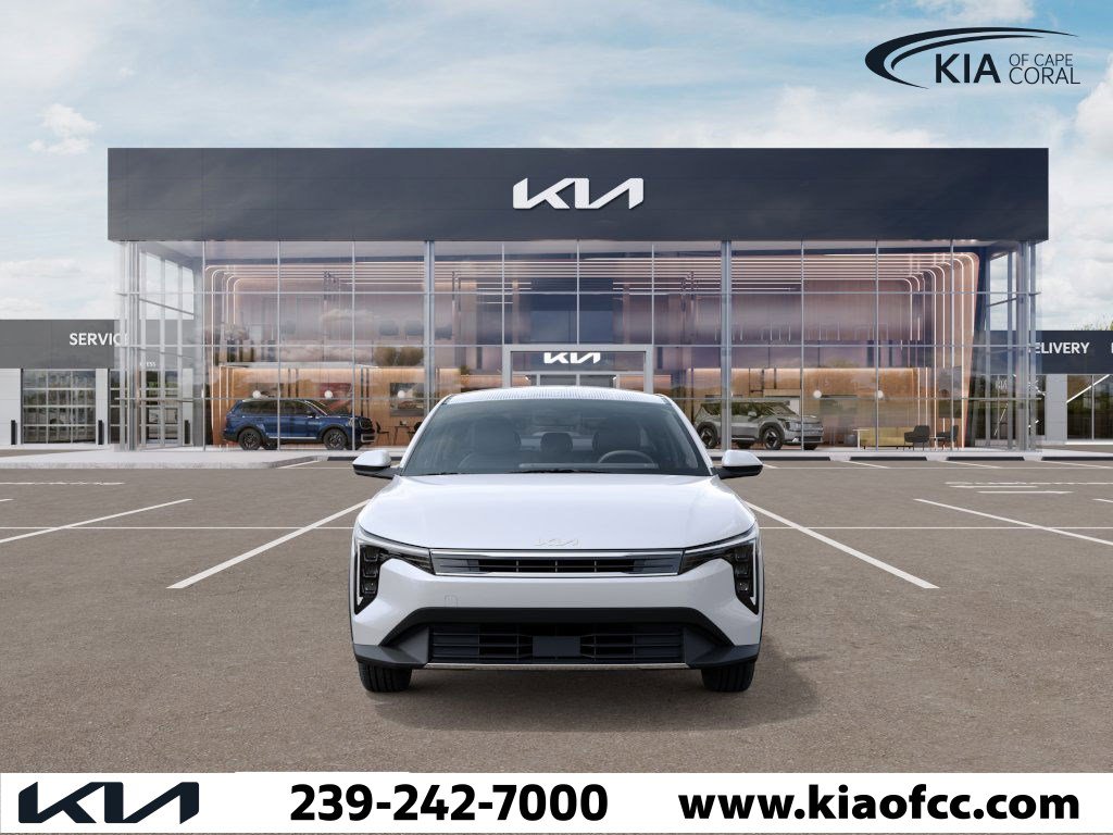 2025 Kia K4 EX photo 2