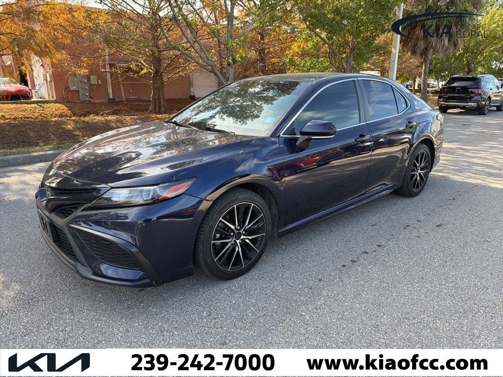 Used 2022 Toyota Camry SE Sedan