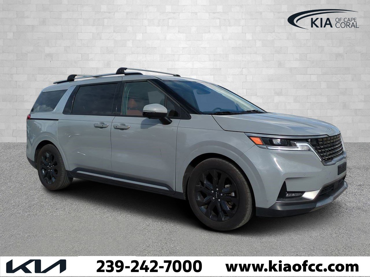 2024 Kia Carnival SX's photo