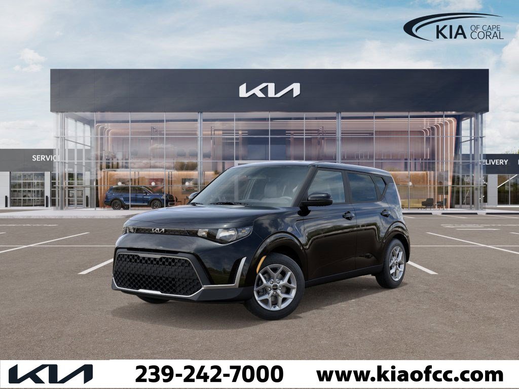 2025 Kia Soul LX's photo