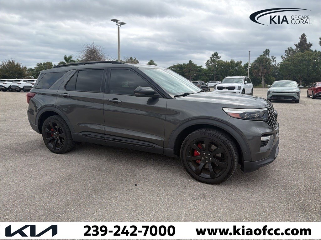 2020 Ford Explorer ST photo 3
