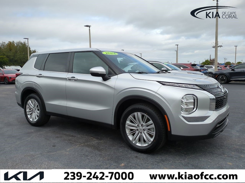 Used 2024 Mitsubishi Outlander ES SUV