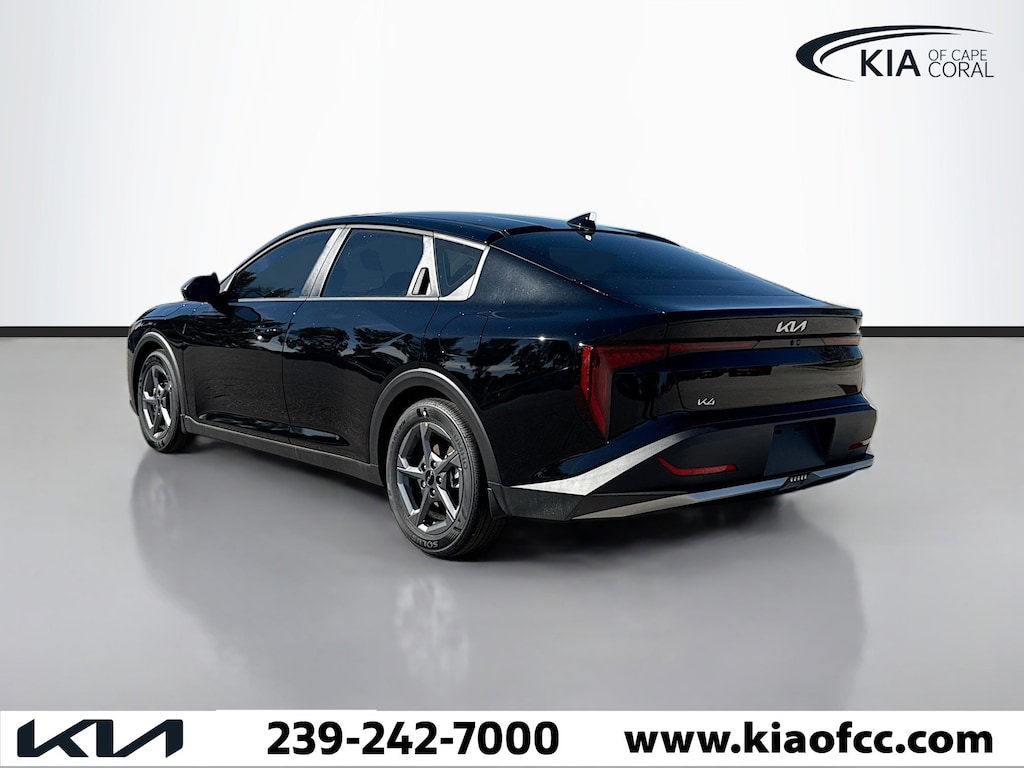 New 2025 Kia K4 LXS Sedan