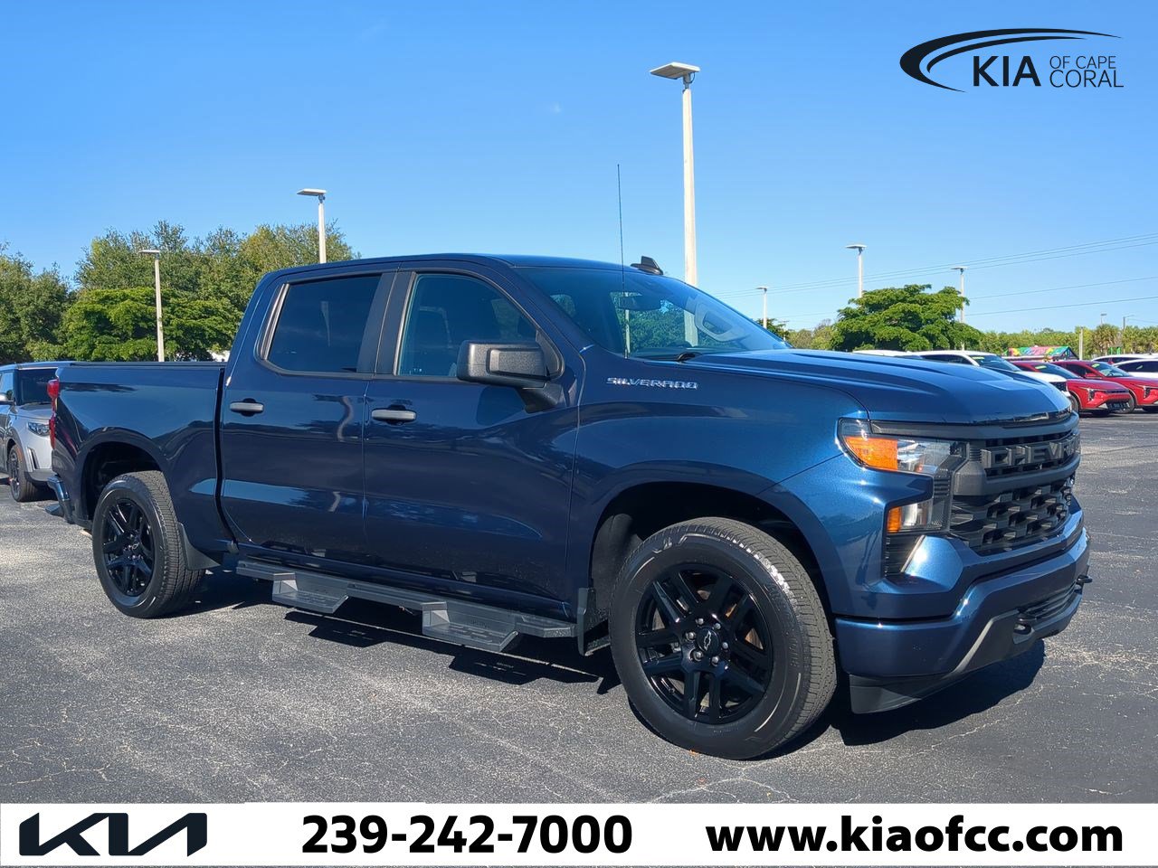 2023 Chevrolet Silverado 1500 Custom photo 2