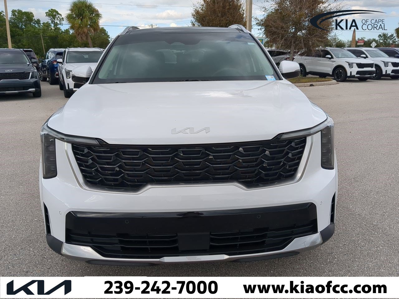 2025 Kia Sorento S photo 3