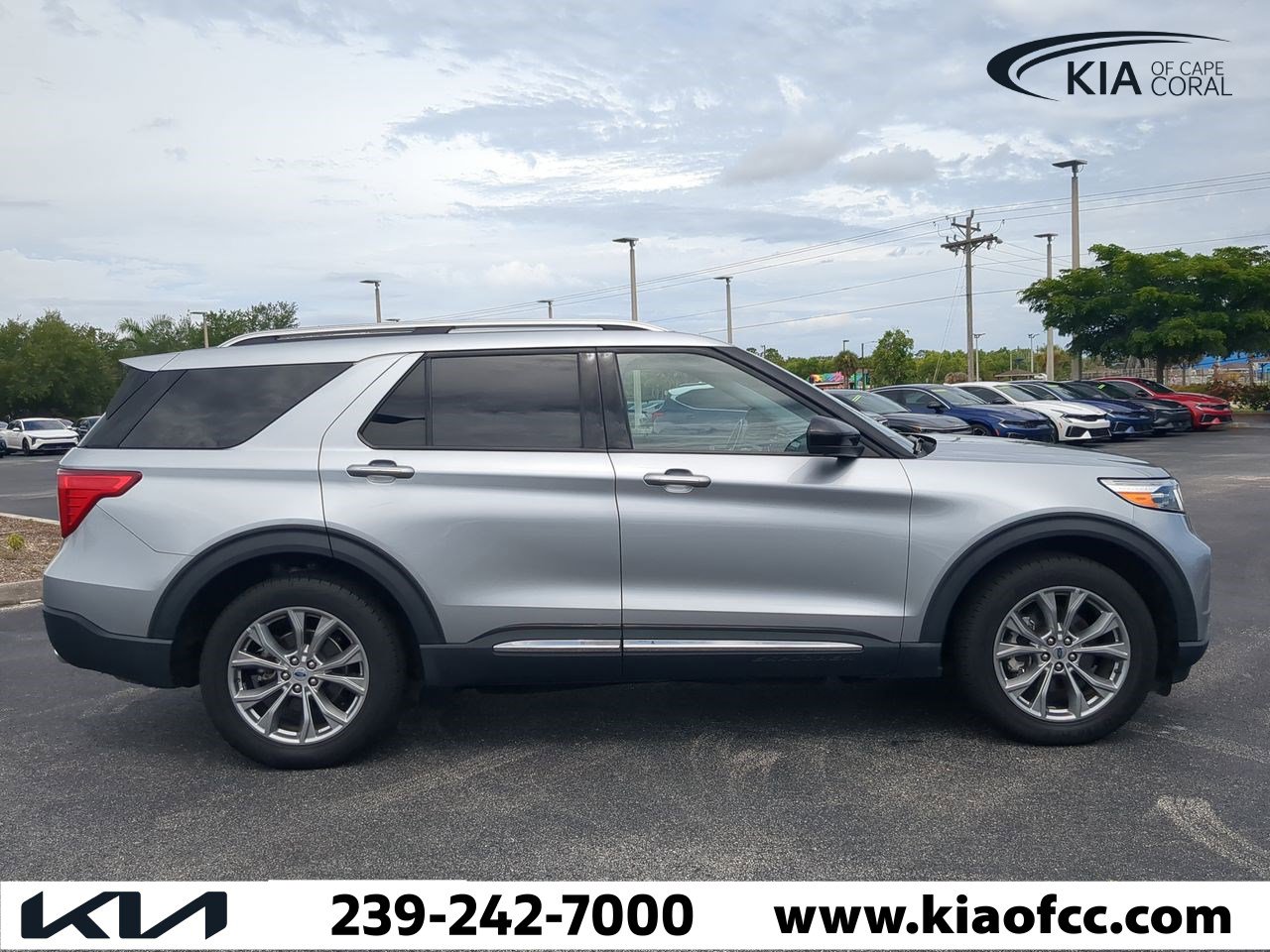 2023 Ford Explorer Limited photo 2