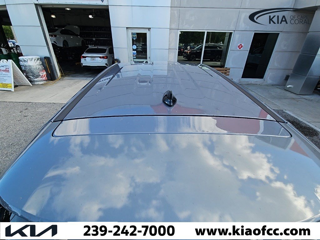 2023 Kia Sportage EX photo 2