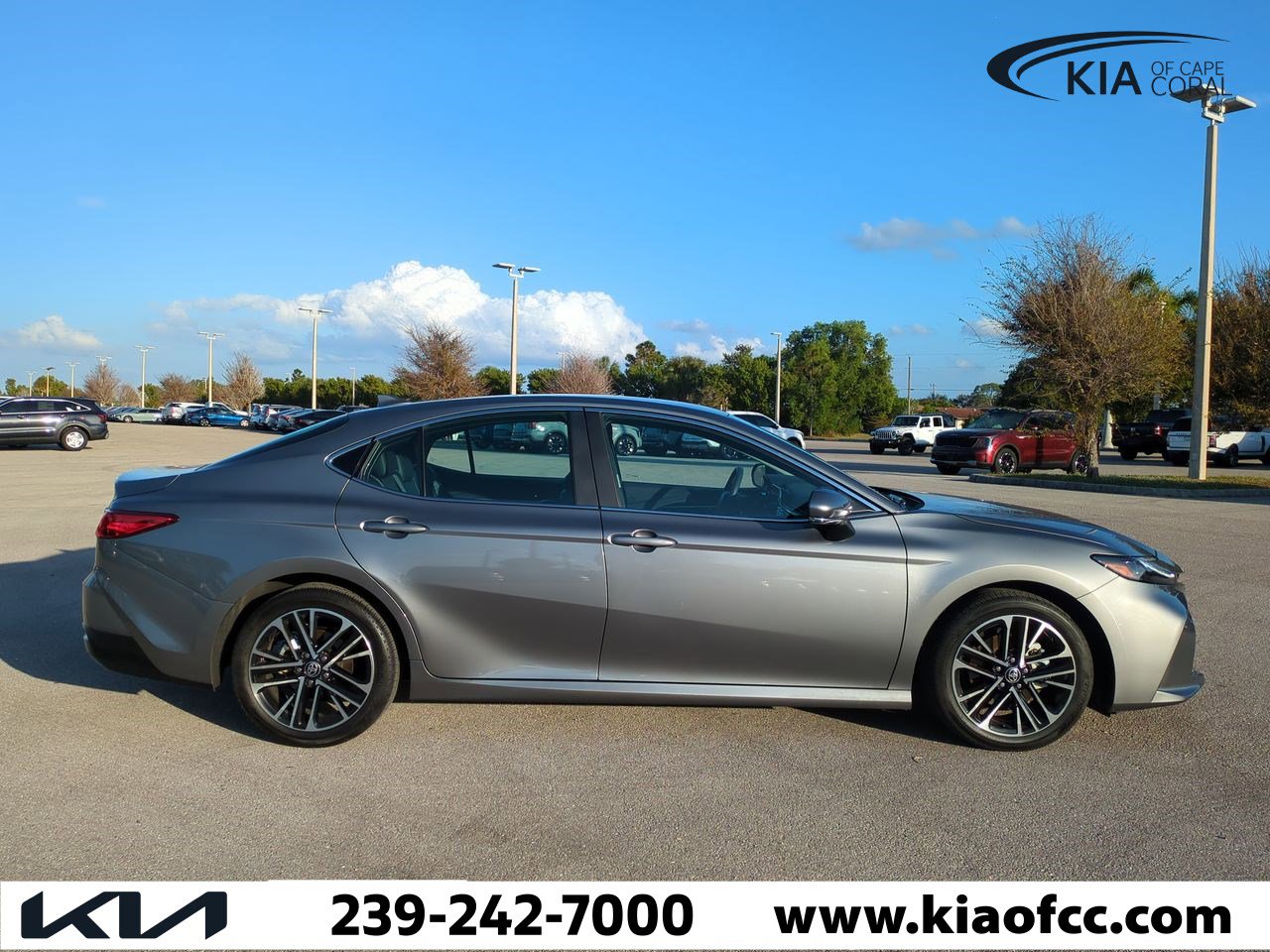 2025 Toyota Camry XLE photo 4