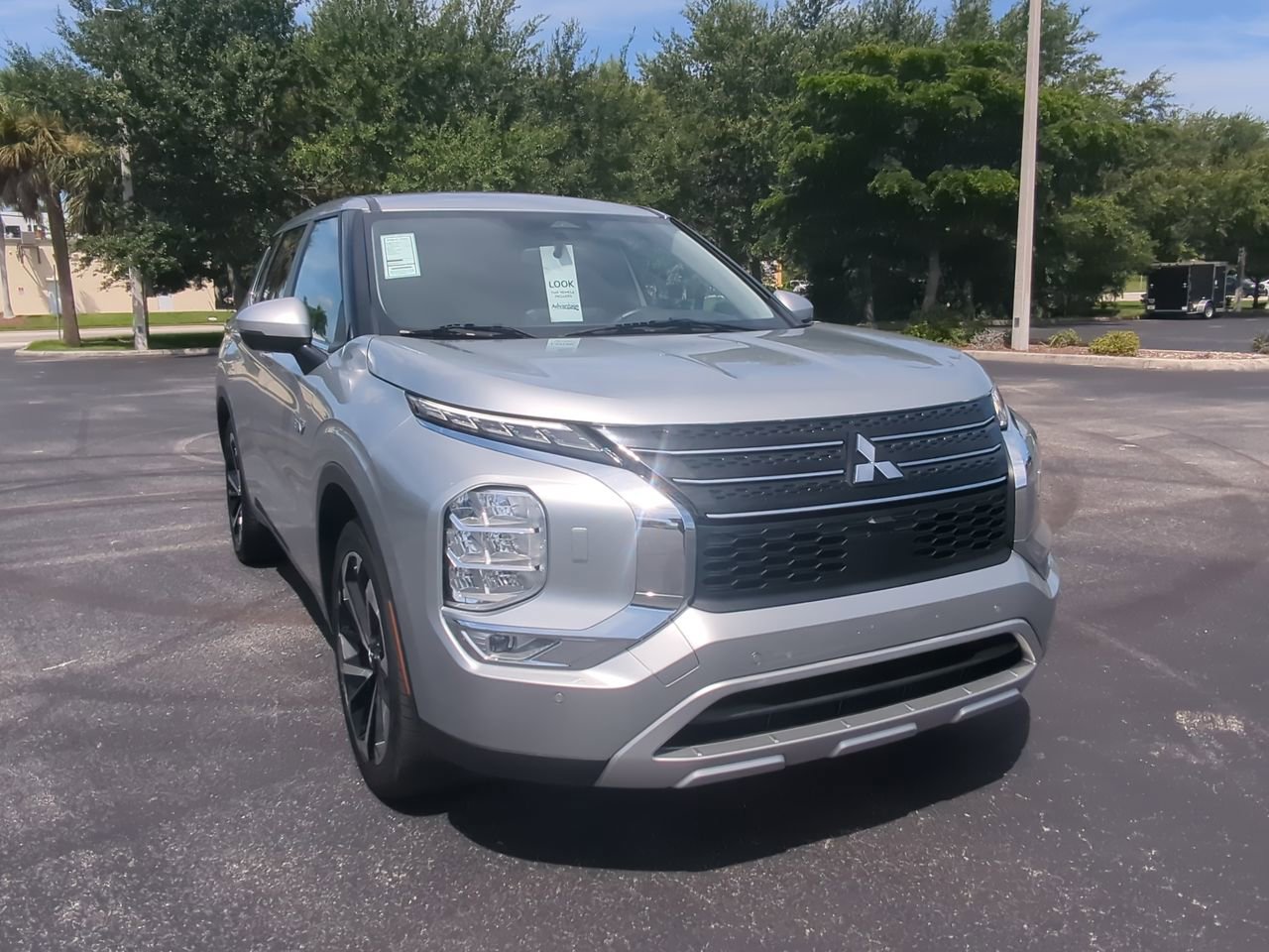 Used 2023 Mitsubishi Outlander Plug-In Hybrid SE with VIN JA4T5UA90PZ040162 for sale in Cape Coral, FL