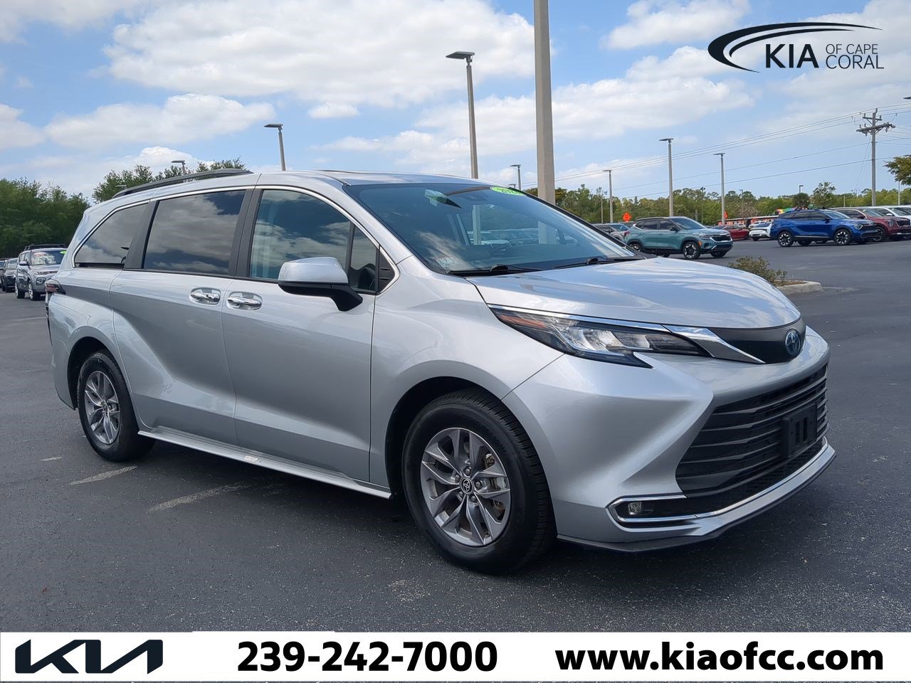 Used 2023 Toyota Sienna XLE with VIN 5TDYRKEC1PS164078 for sale in Cape Coral, FL