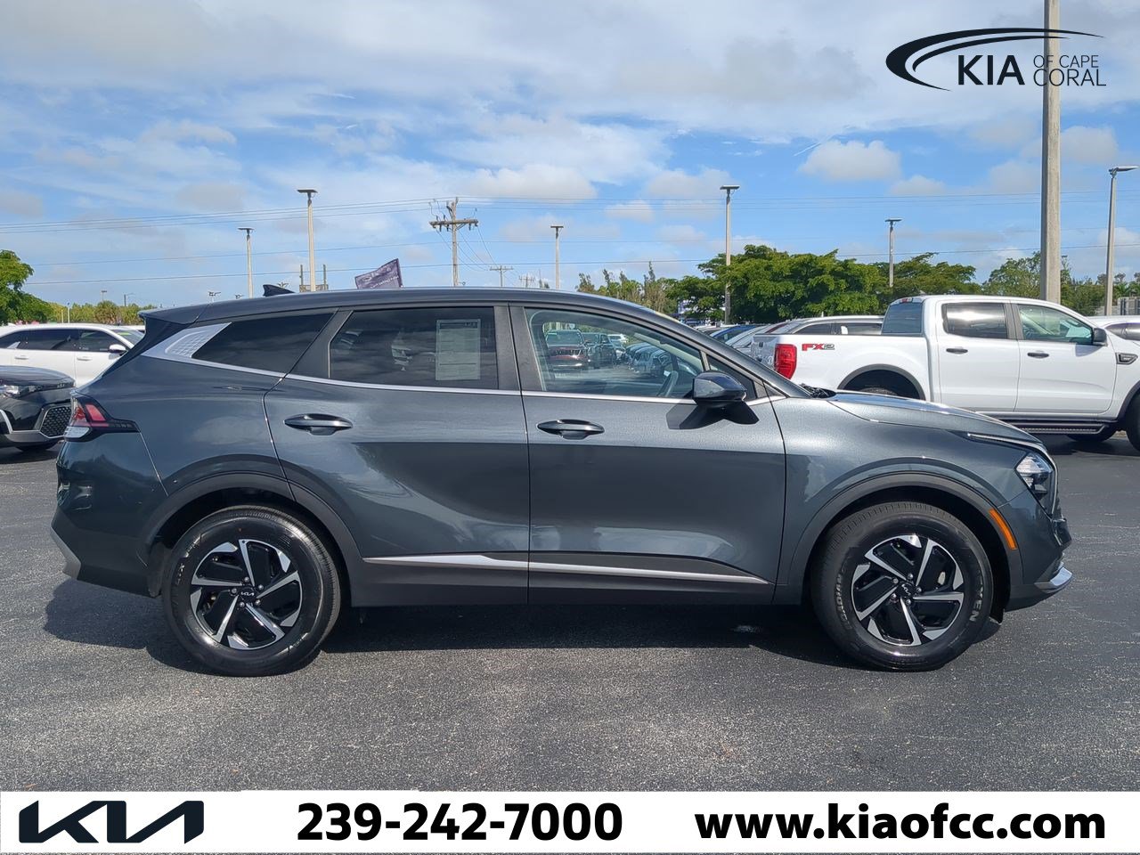 2023 Kia Sportage Hybrid LX photo 4