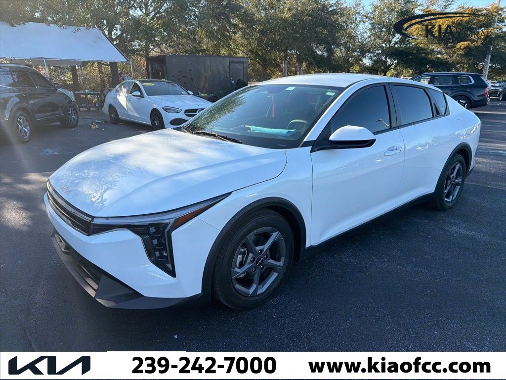 2025 Kia K4 LXS