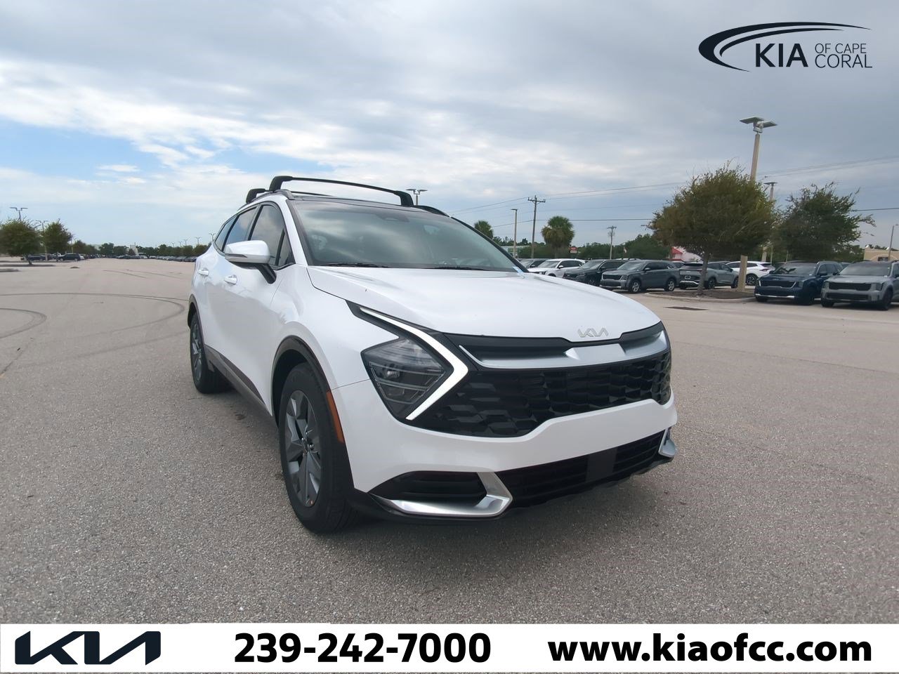 2025 Kia Sportage SX photo 2